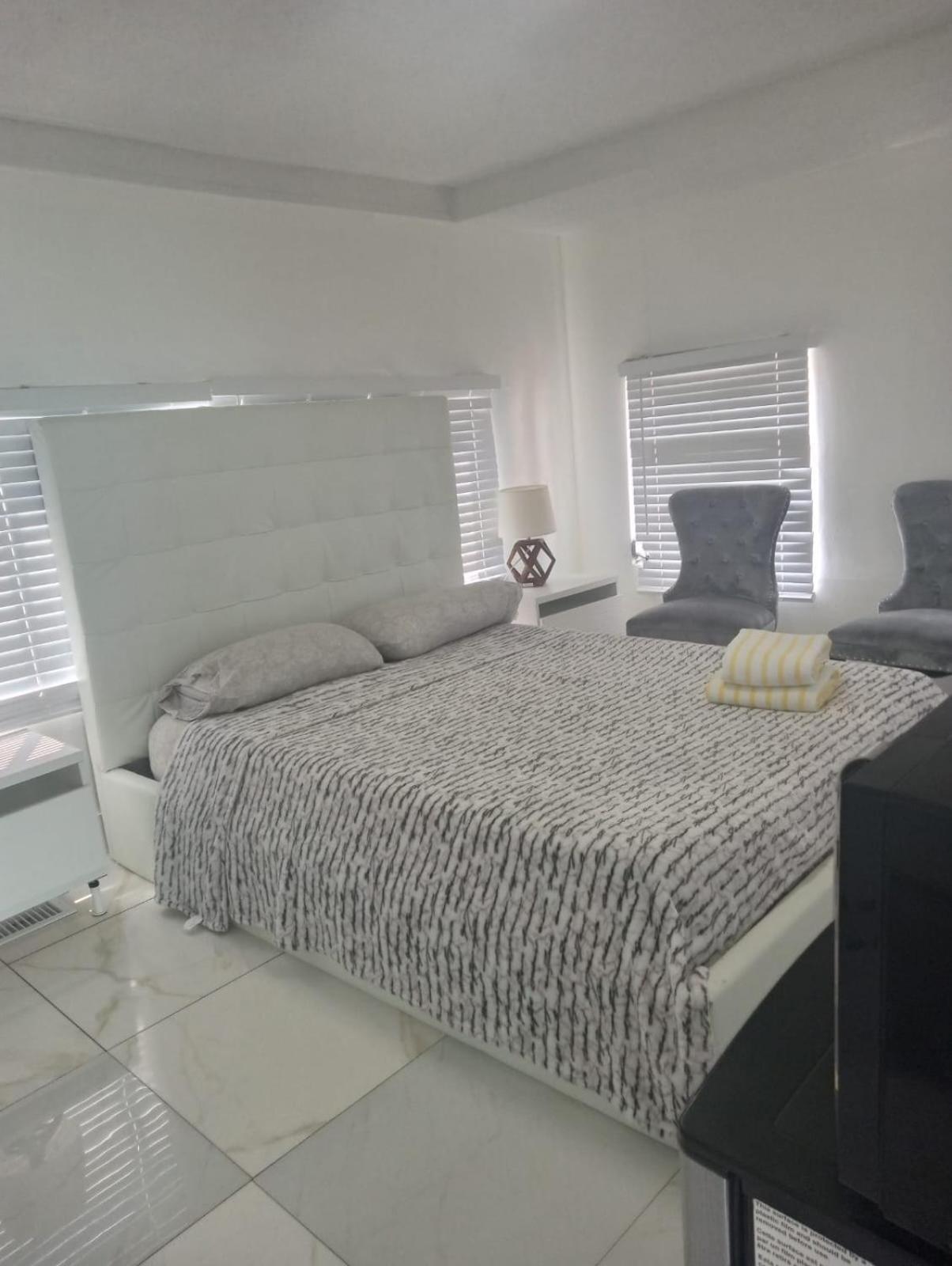 1161 Studio 1 Miami Tamiami Bagian luar foto